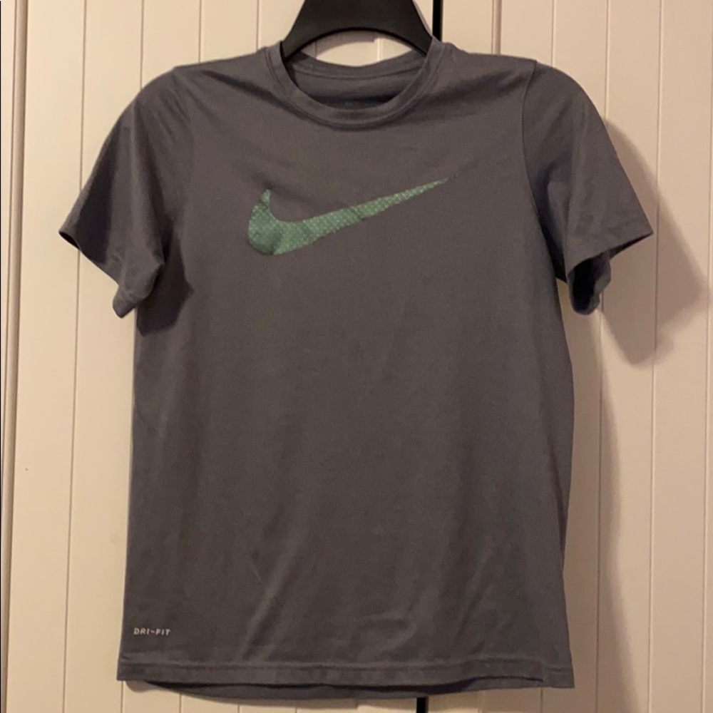 Boys Nike shirt size large